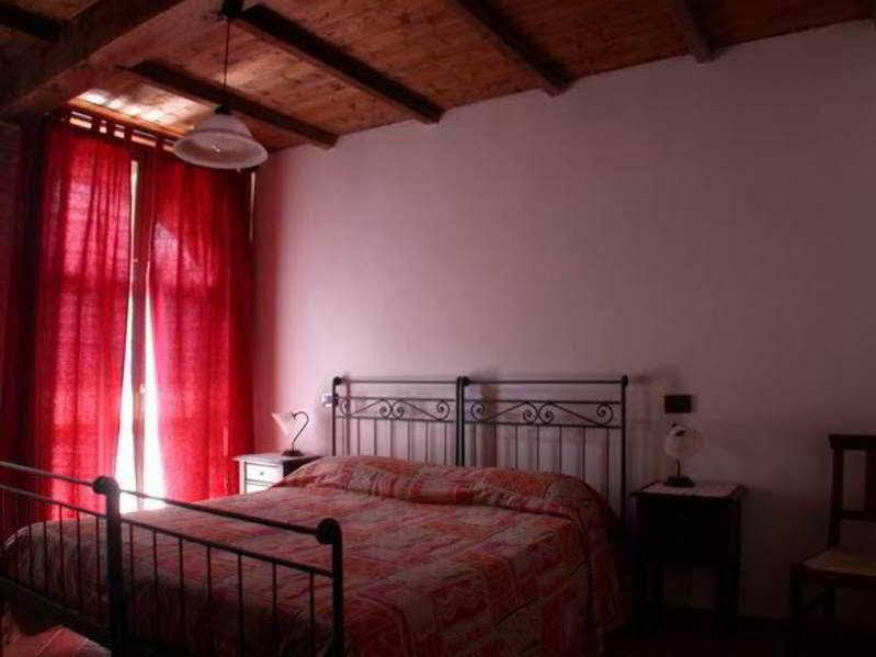 Maison d'hôtes Cascina Caldera à Cantarana Extérieur photo